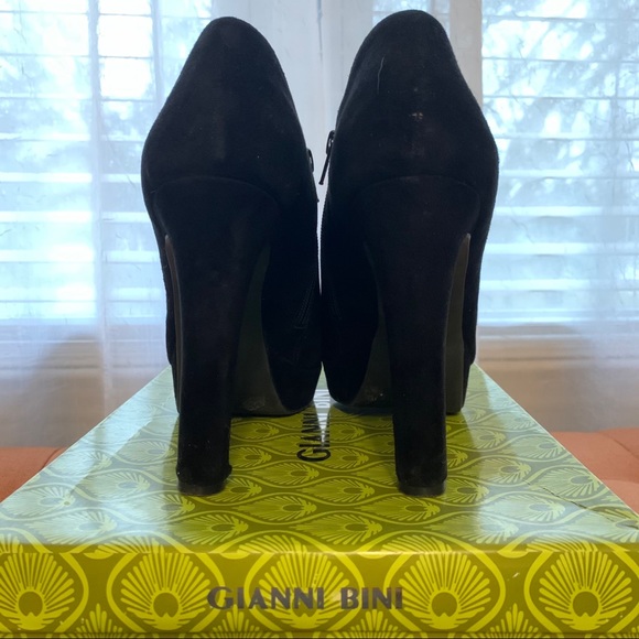 Gianni Bini “Elliot” black suede boot heels - Picture 5 of 9